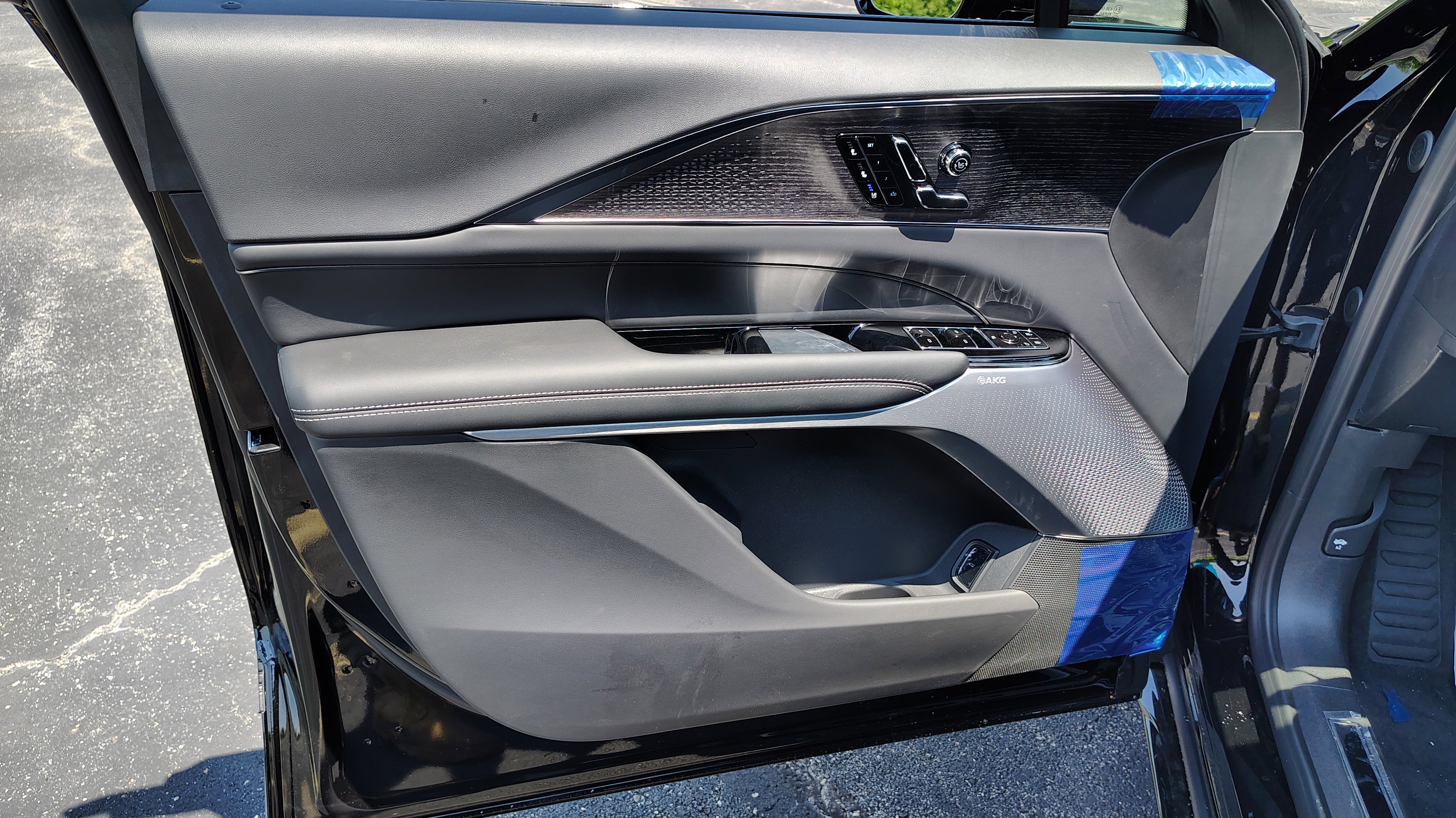 New 2026 Cadillac Lyriq V image 11