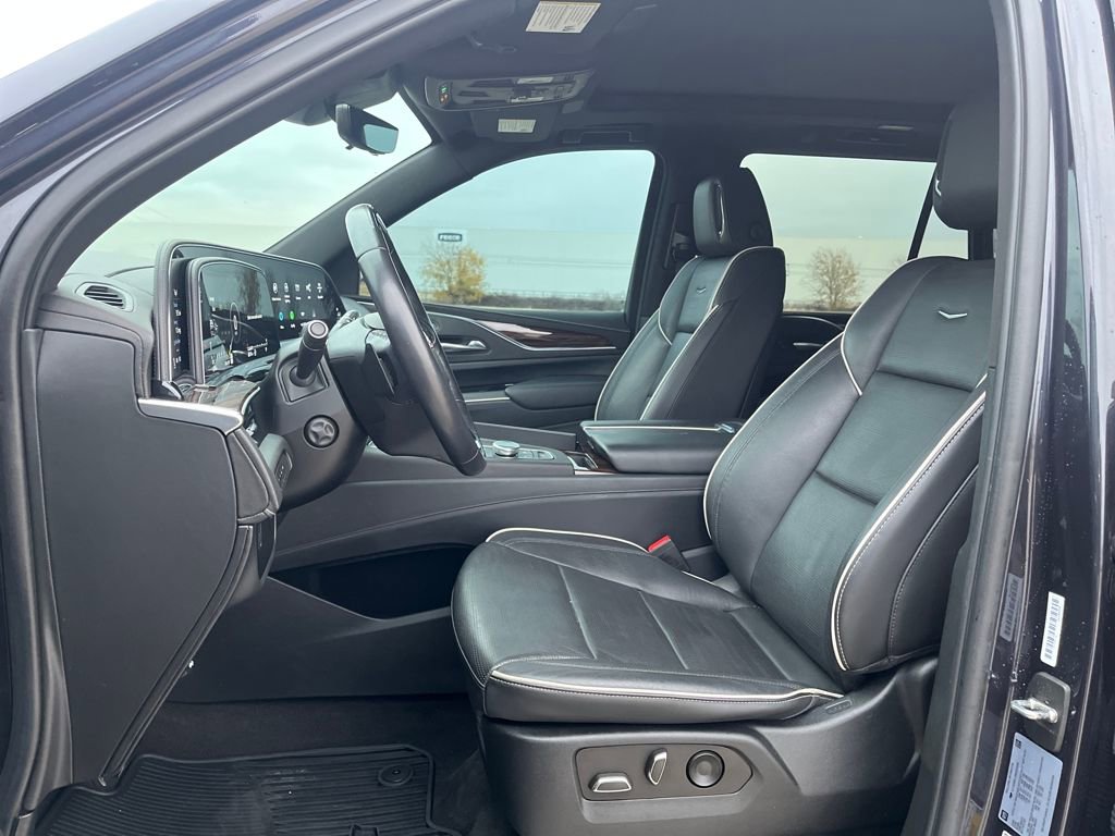 Used 2022 Cadillac Escalade Premium Luxury image 12