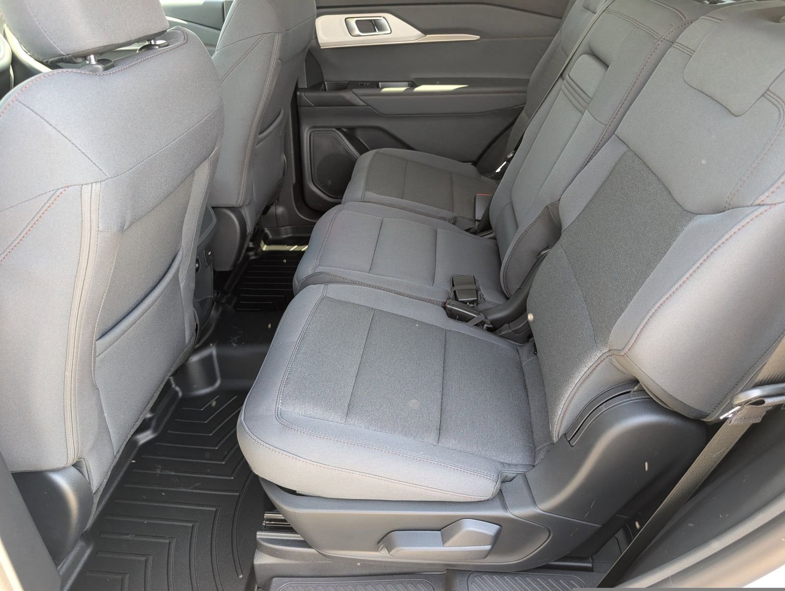 New 2026 Ford Explorer Active RWD image 29
