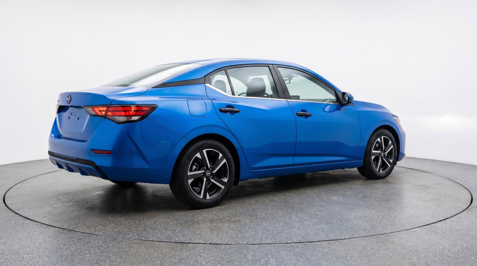 Used 2025 Nissan Sentra SV FWD image 9