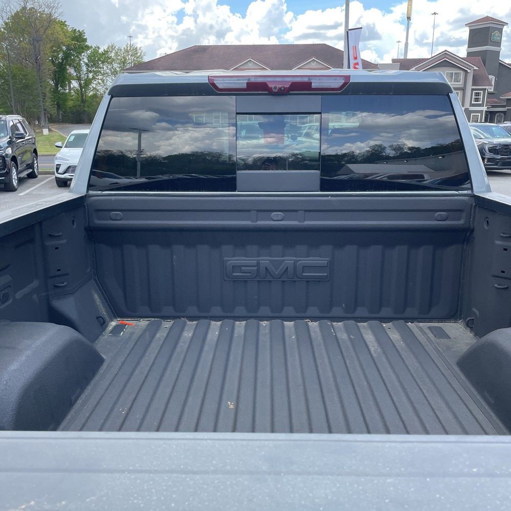 Used 2025 GMC Sierra 1500 AT4 w/ AT4 Premium Package image 9