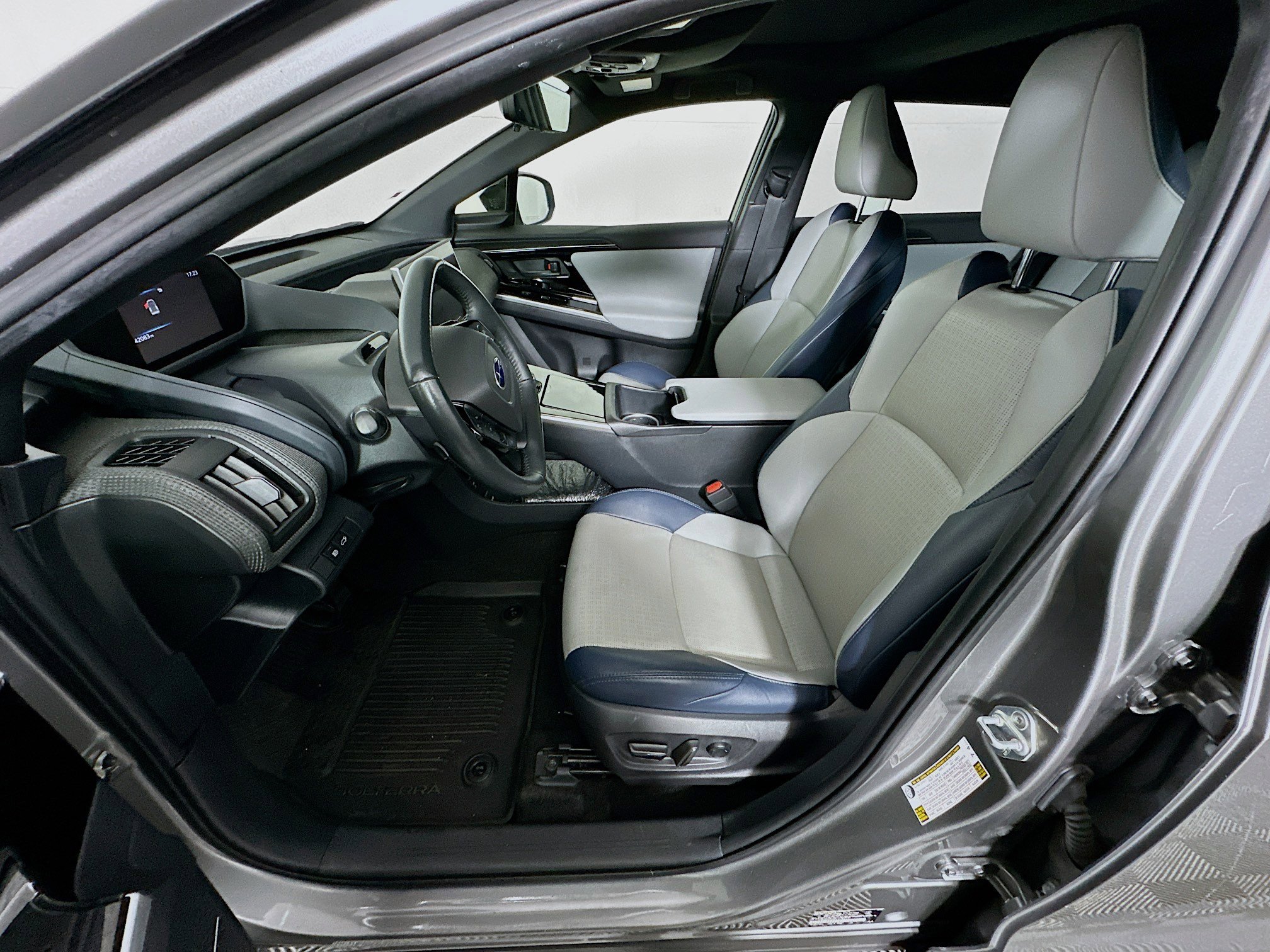 Used 2024 Subaru Solterra Touring w/ Touring Package image 13