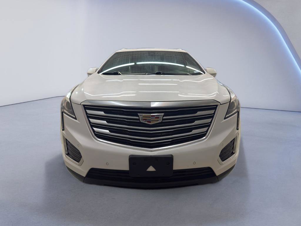 Used 2017 Cadillac XT5 Luxury w/ Driver Awareness Package AWD/4WD image 2