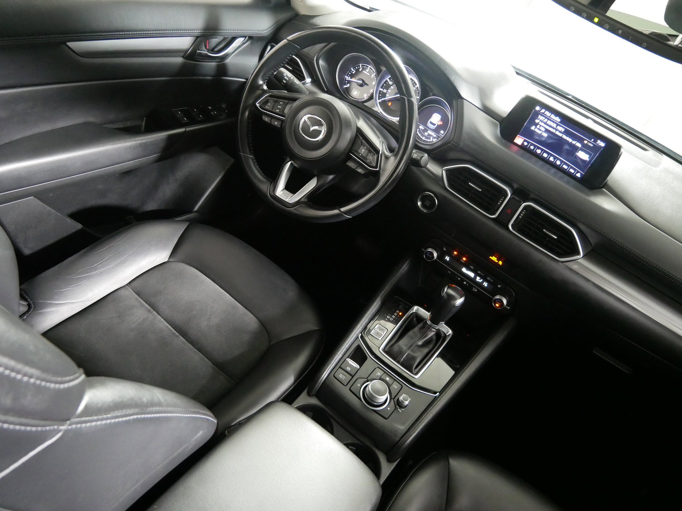 Used 2019 MAZDA CX-5 Touring image 9