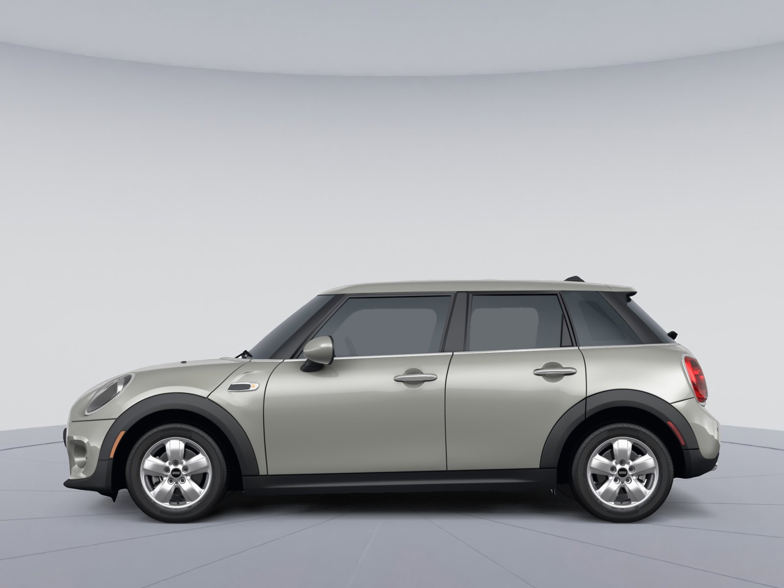 Used 2021 MINI Cooper 4-Door Hardtop image 2