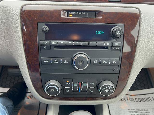 Used 2011 Chevrolet Impala LT w/ Luxury Edition Package FWD image 18