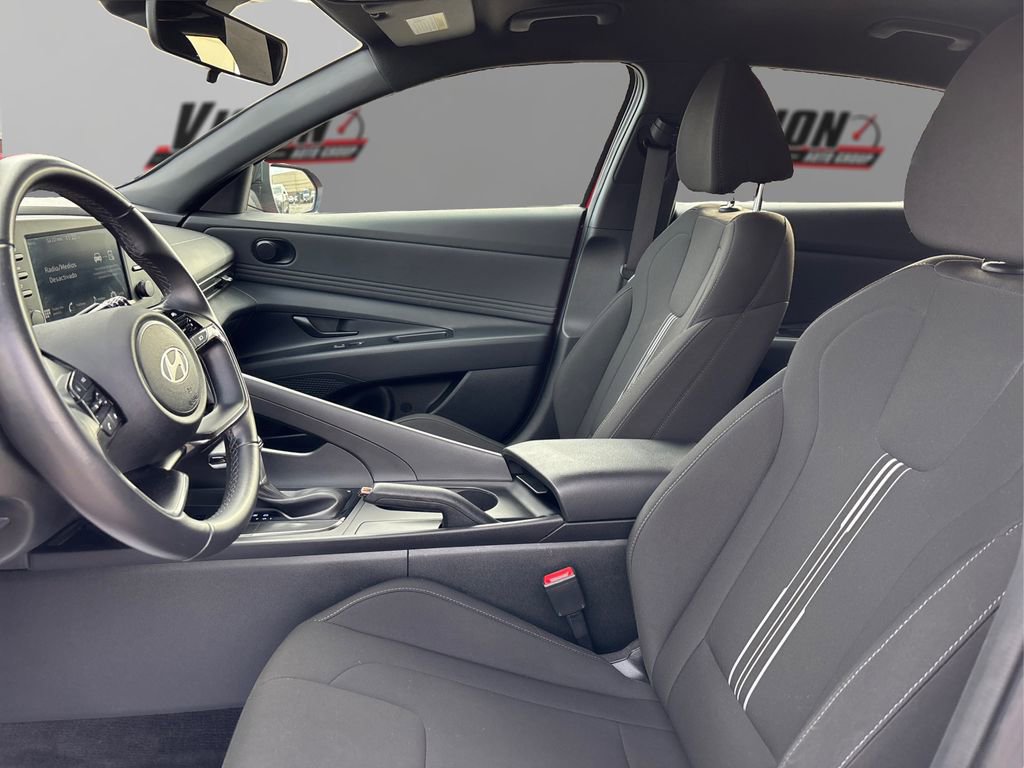 Used 2025 Hyundai Elantra Sport image 9