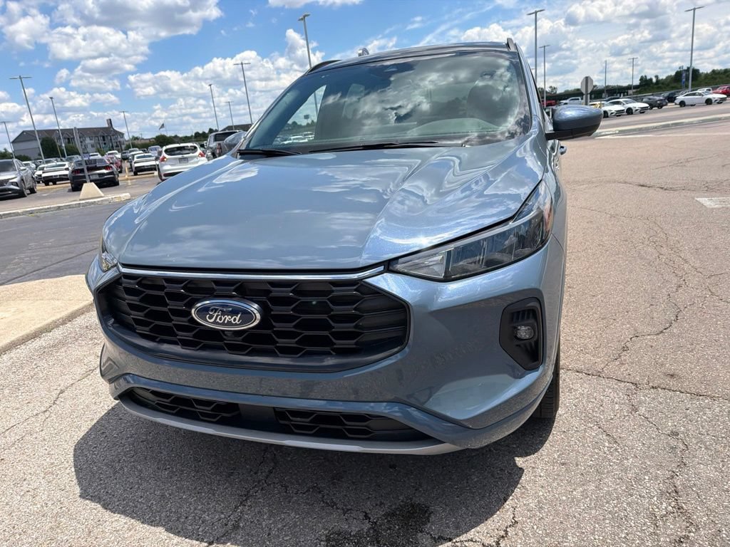 Used 2024 Ford Escape ST-Line Select w/ Tech Pack #2 AWD/4WD image 4