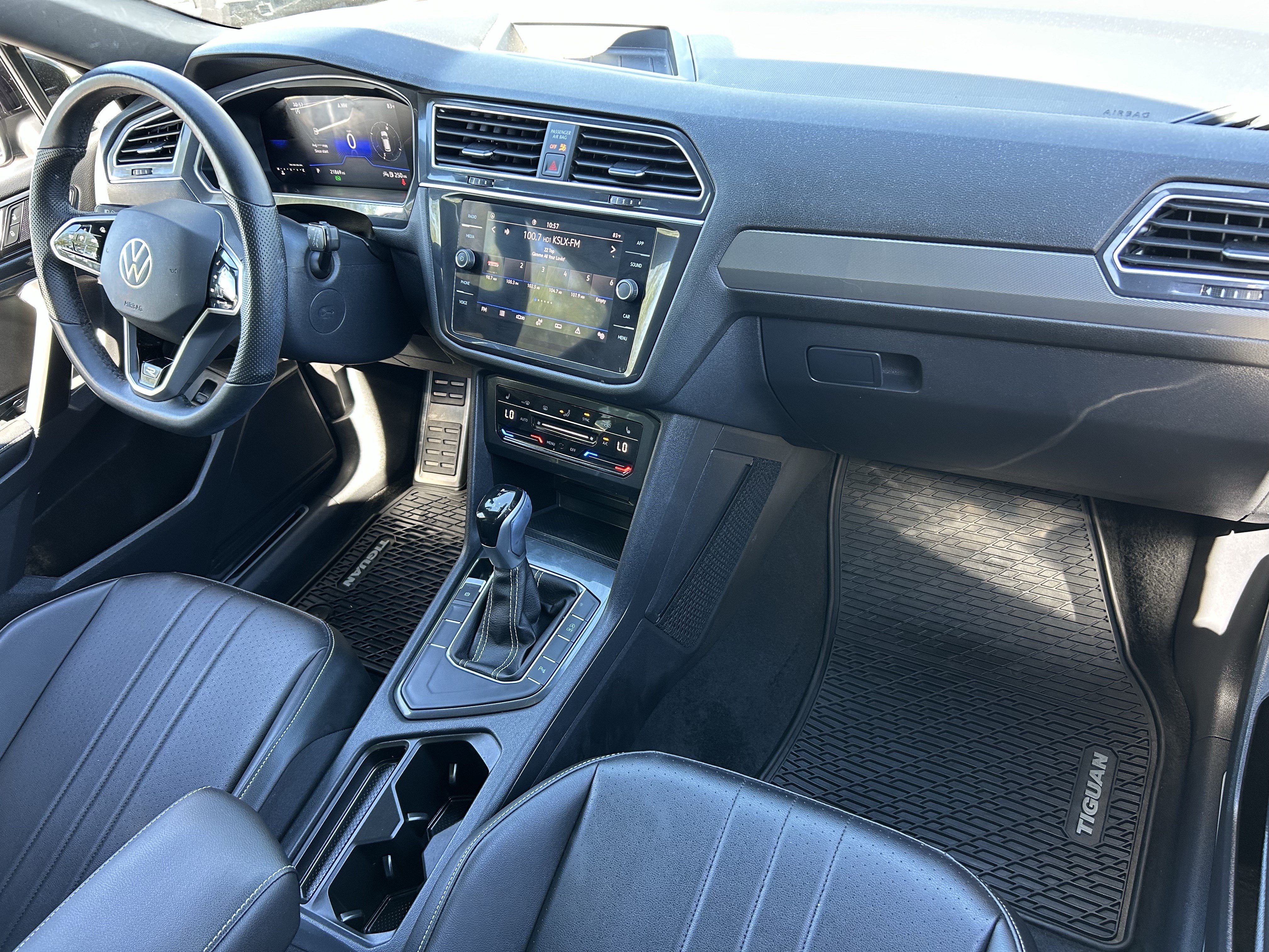 Used 2024 Volkswagen Tiguan SE R-Line FWD image 10