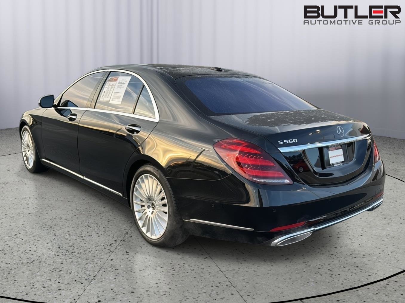 Used 2018 Mercedes-Benz S 560 Sedan image 3