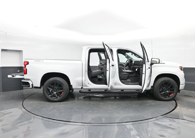 Used 2025 Chevrolet Silverado 1500 RST w/ Redline Edition AWD/4WD image 46
