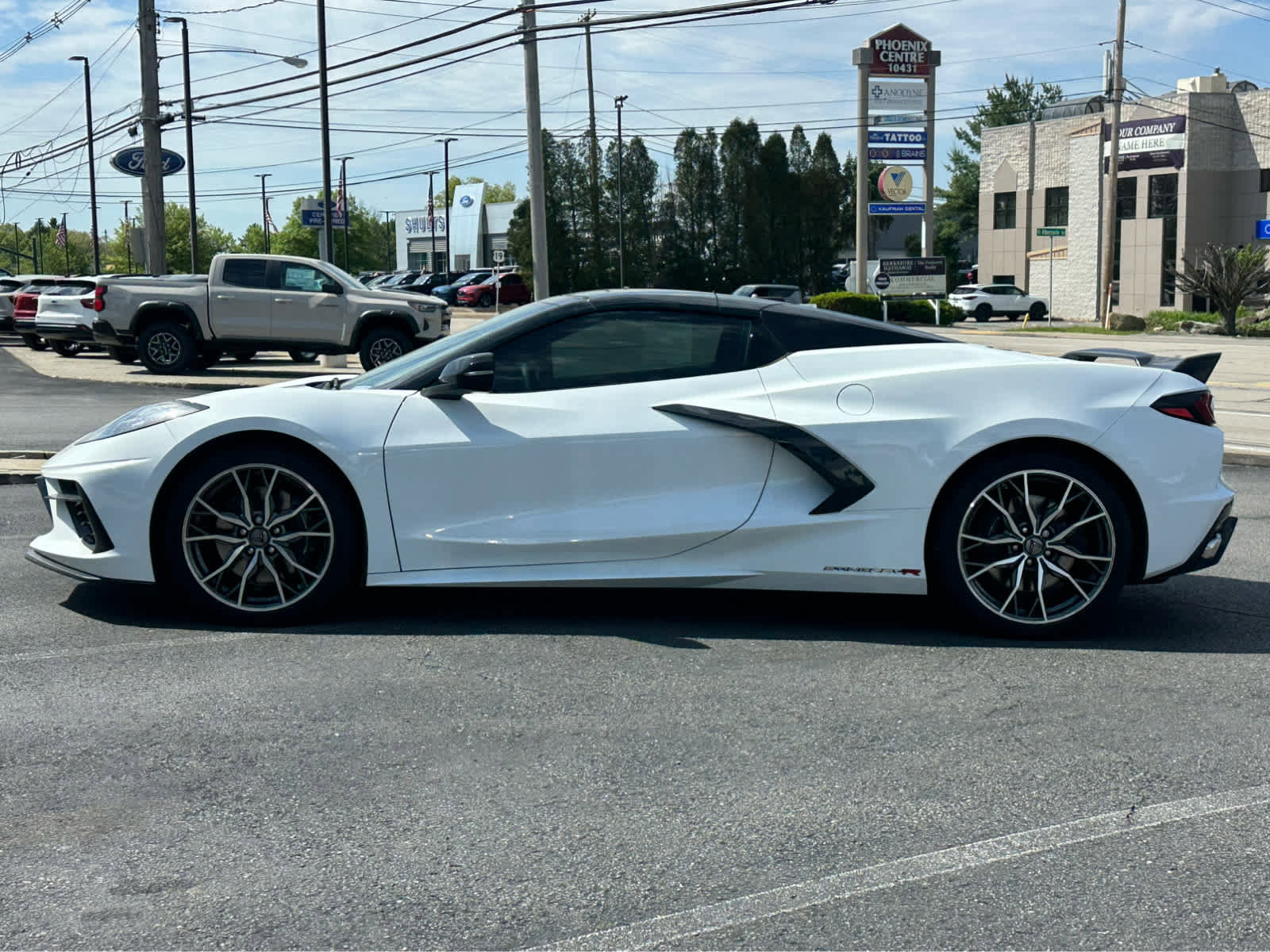 Used 2023 Chevrolet Corvette Stingray Premium Conv w/ Z51 Performance Package RWD image 4