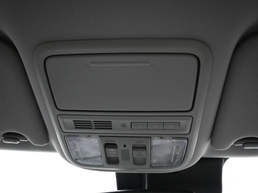 Used 2016 Honda Pilot Touring image 27