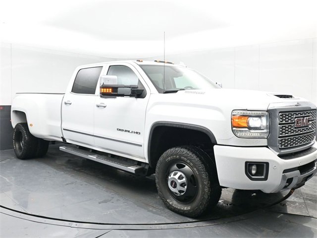 Used 2018 GMC Sierra 3500 Denali w/ Duramax Plus Package image 4
