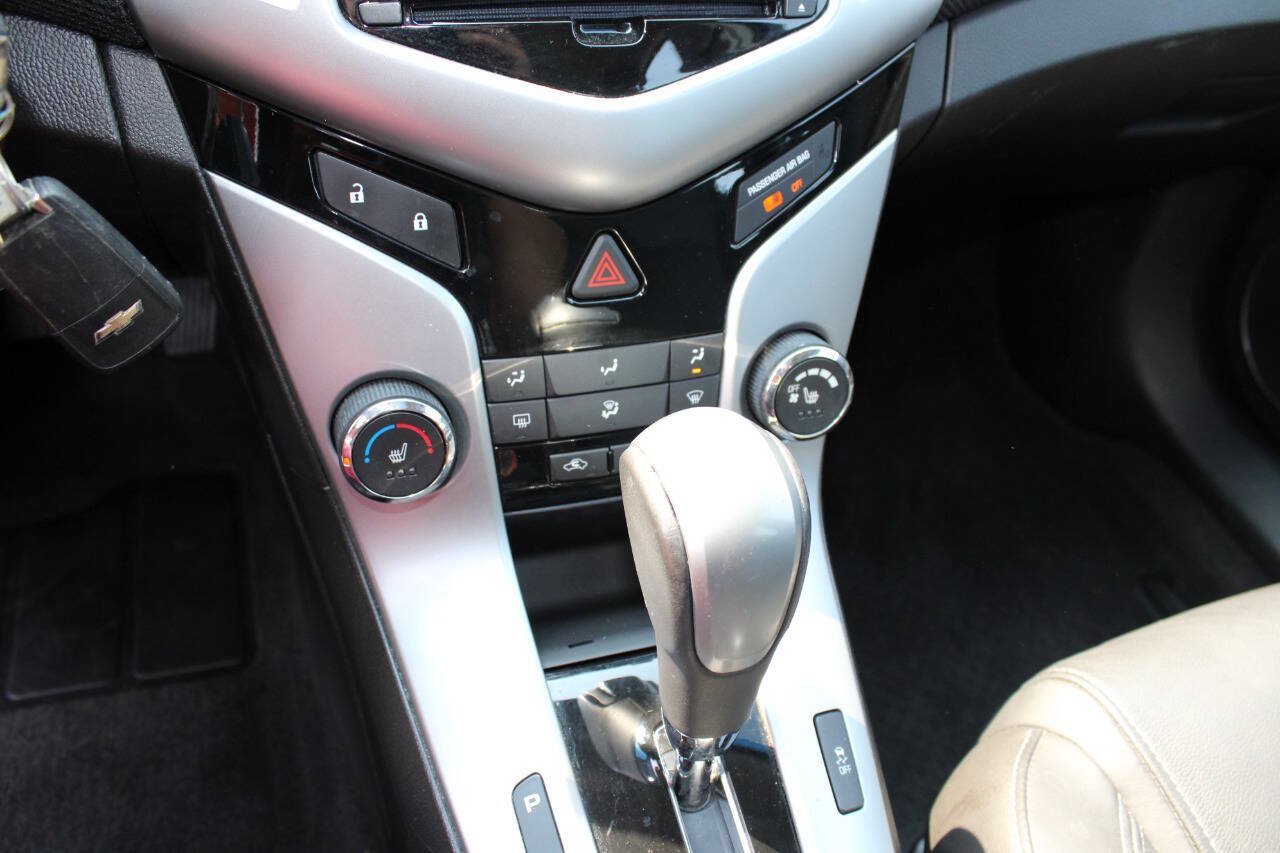 Used 2011 Chevrolet Cruze LT FWD image 16