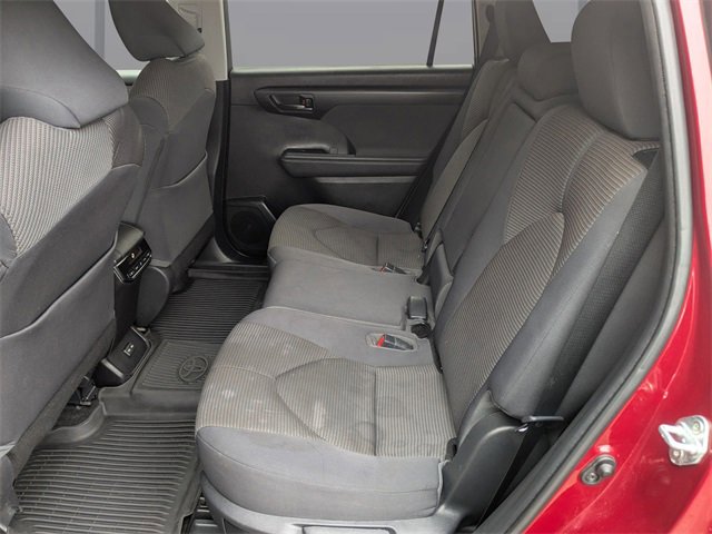 Used 2023 Toyota Highlander L image 14
