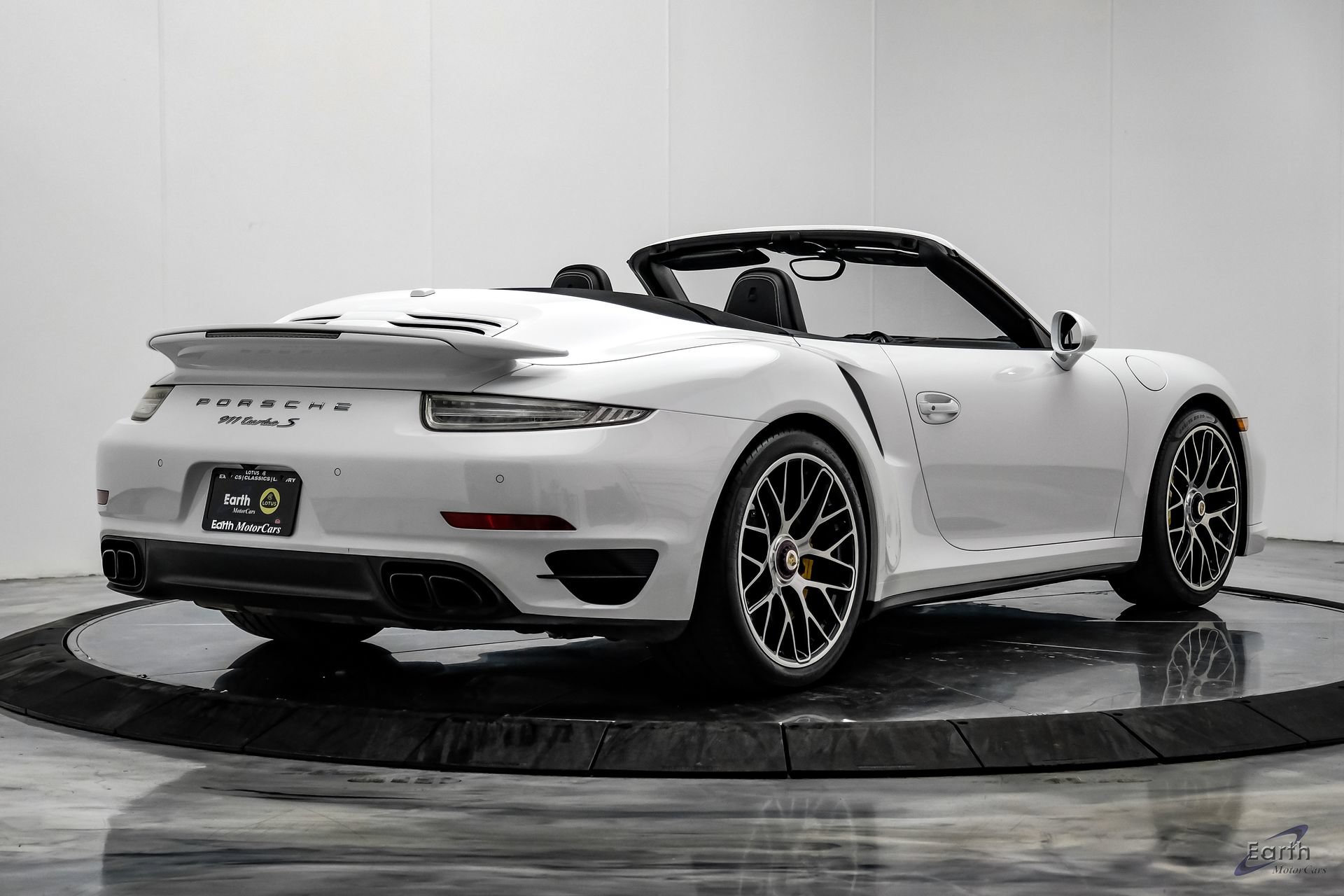 Used 2016 Porsche 911 Turbo S AWD/4WD image 18