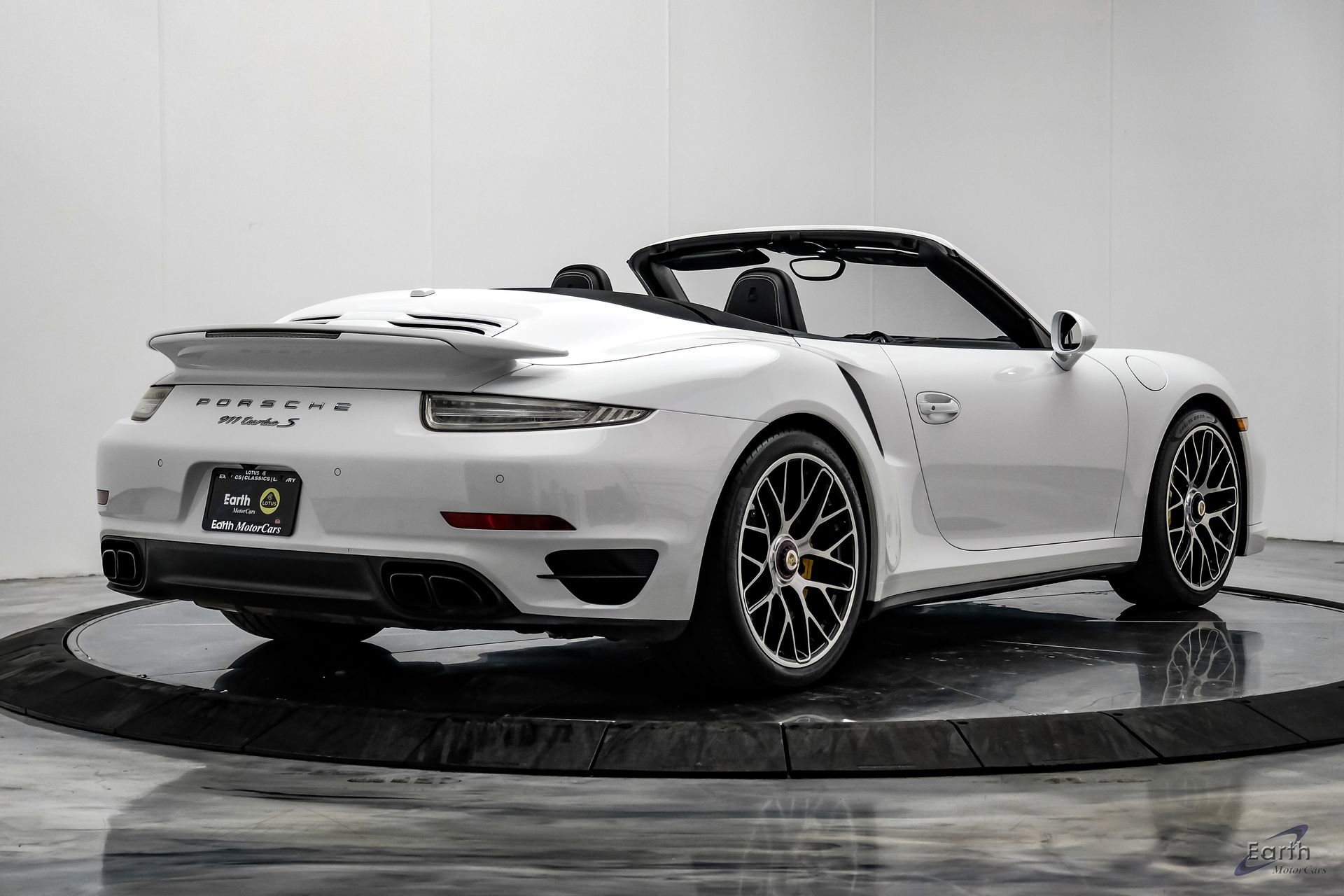 Used 2016 Porsche 911 Turbo S AWD/4WD image 18