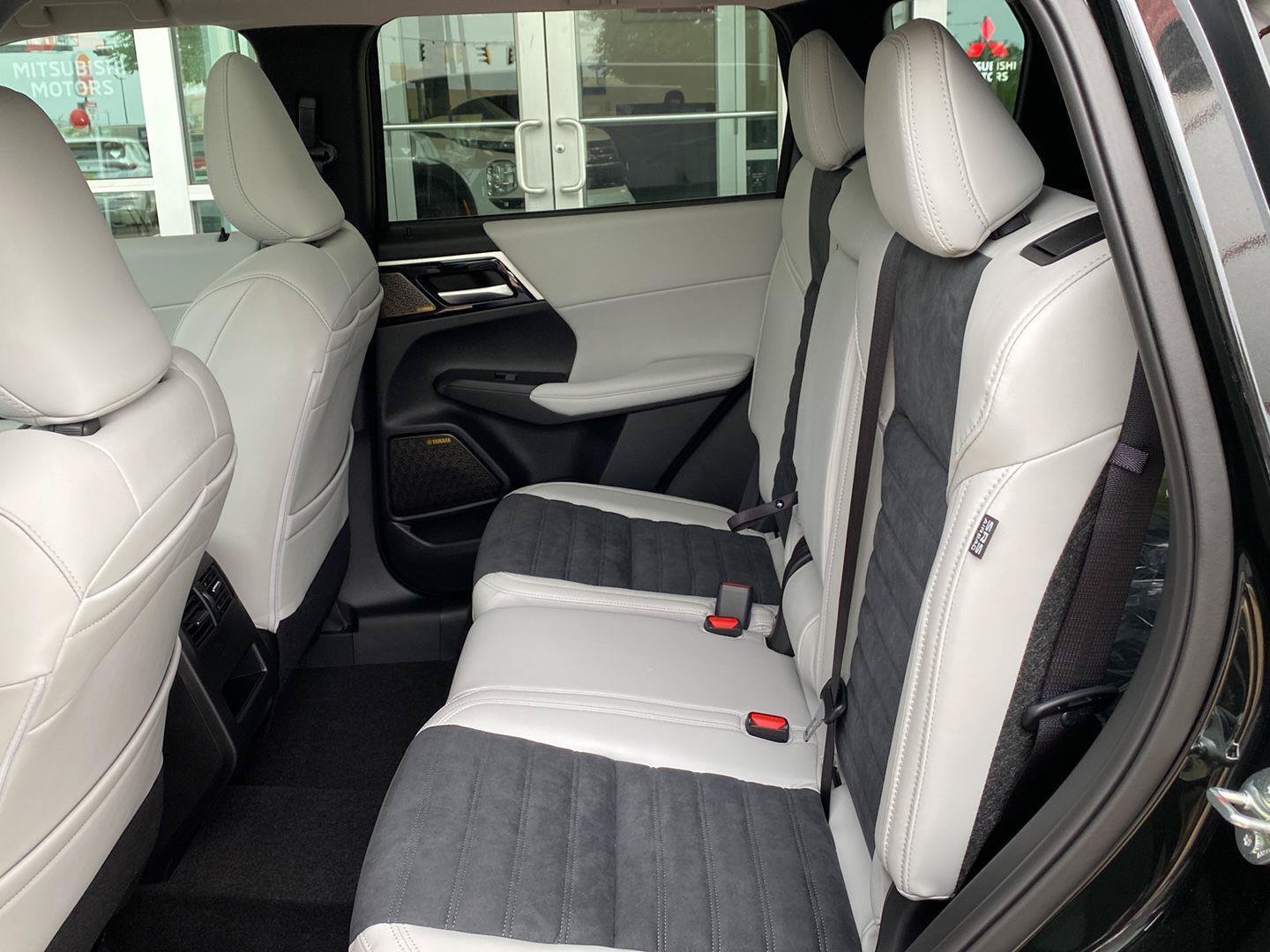 New 2026 Mitsubishi Outlander SE FWD image 16