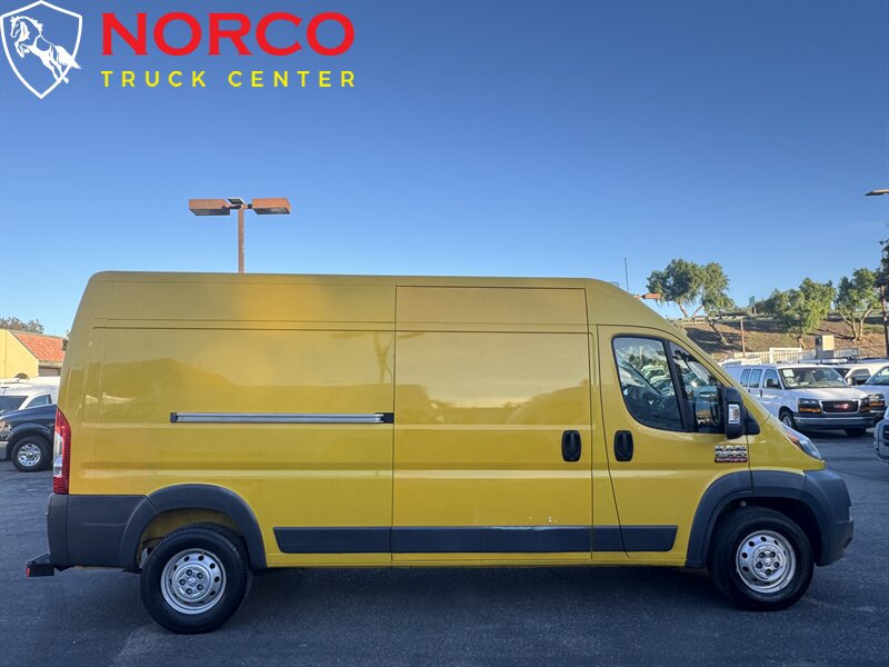 Used 2018 RAM ProMaster 2500 FWD image 1