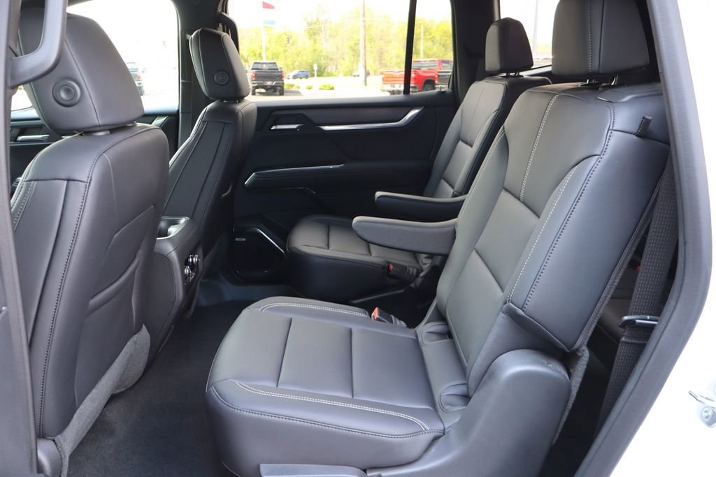 Used 2025 GMC Acadia Elevation w/ Elevation Premium Package FWD image 19