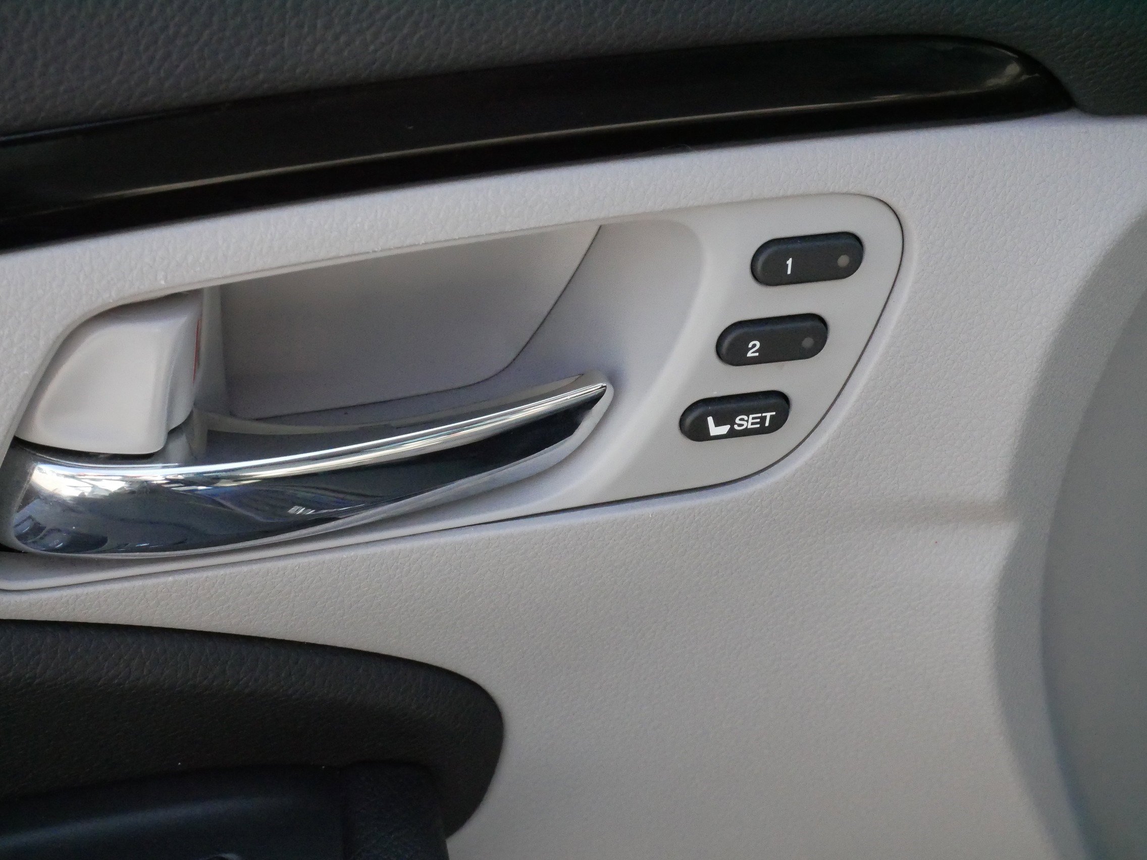 Used 2017 Honda Ridgeline RTL-E image 19