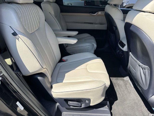 Used 2024 Hyundai Palisade Limited FWD image 12