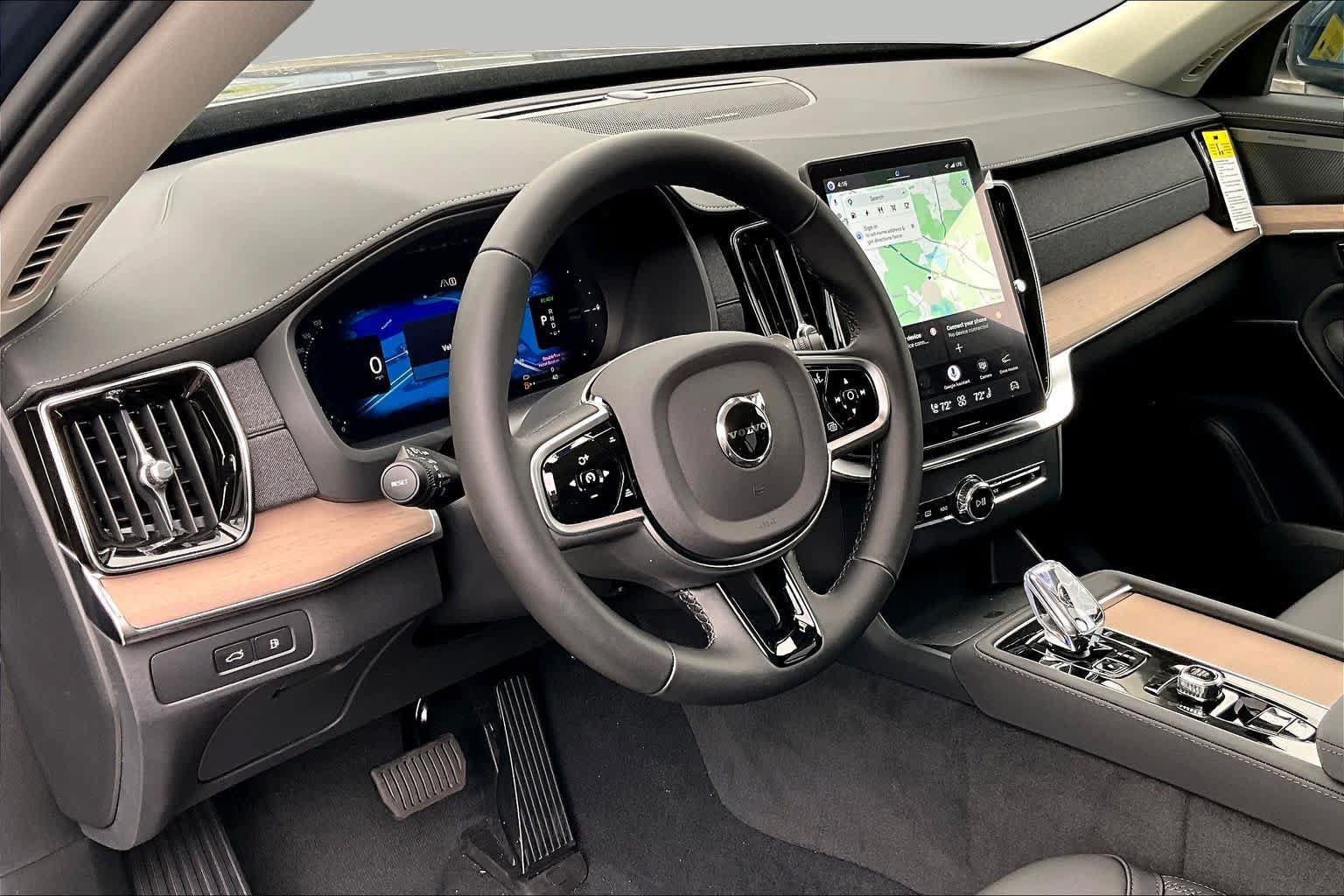 New 2026 Volvo XC90 T8 Plus w/ Protection Package Premier AWD/4WD image 9