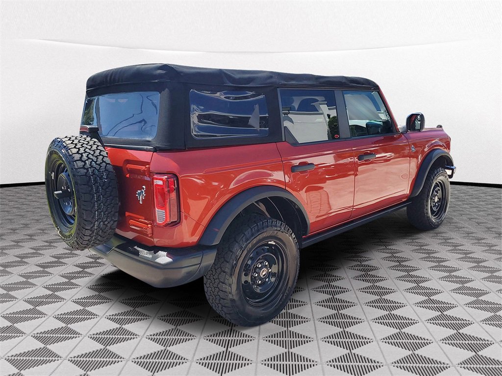 Used 2022 Ford Bronco Black Diamond image 6