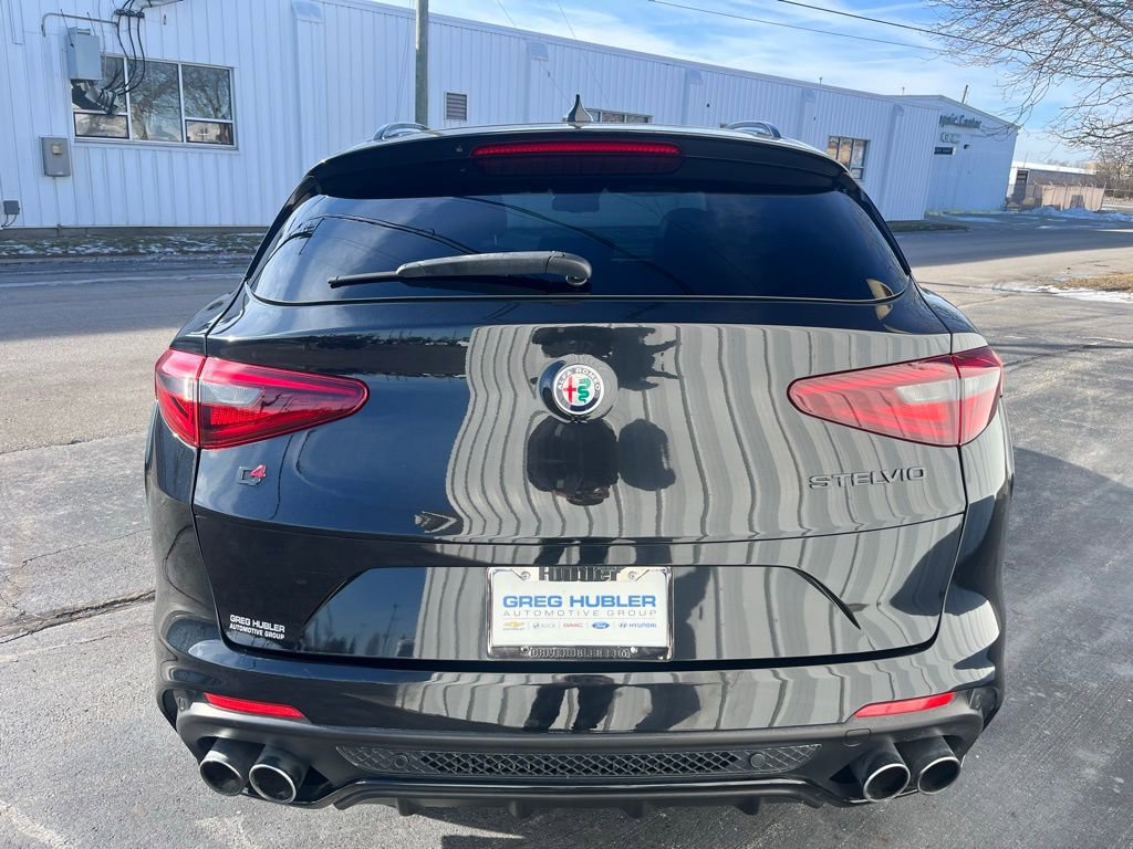 Used 2020 Alfa Romeo Stelvio Quadrifoglio image 27