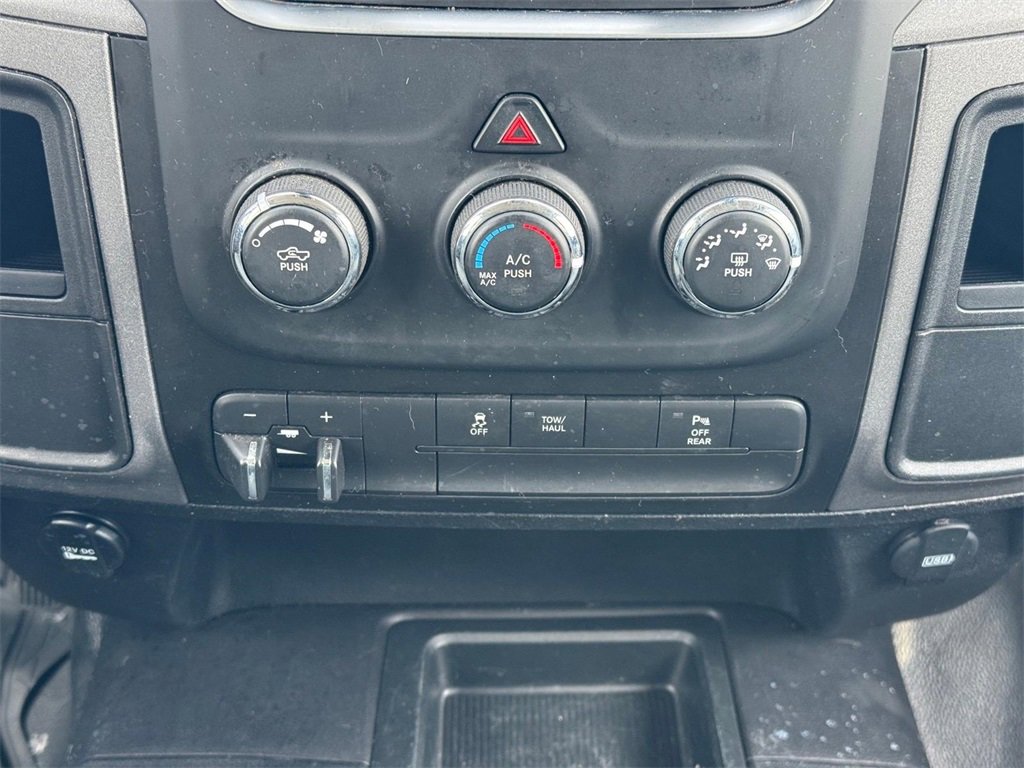 Used 2018 RAM 2500 Tradesman w/ Chrome Appearance Group image 16