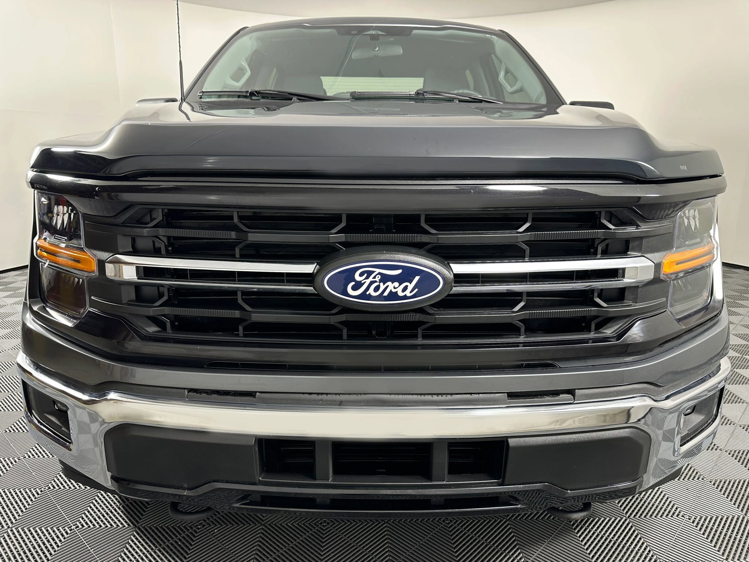 Used 2025 Ford F150 XLT w/ Equipment Group 301A Standard AWD/4WD image 4