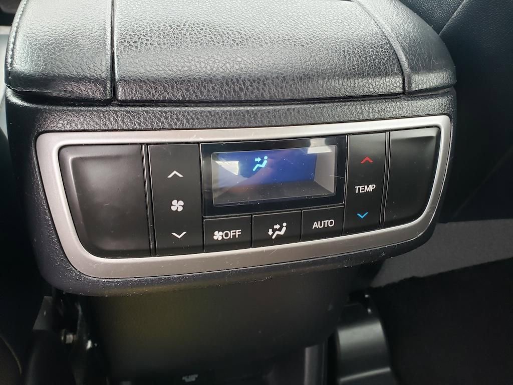 Used 2017 Toyota Highlander XLE image 13