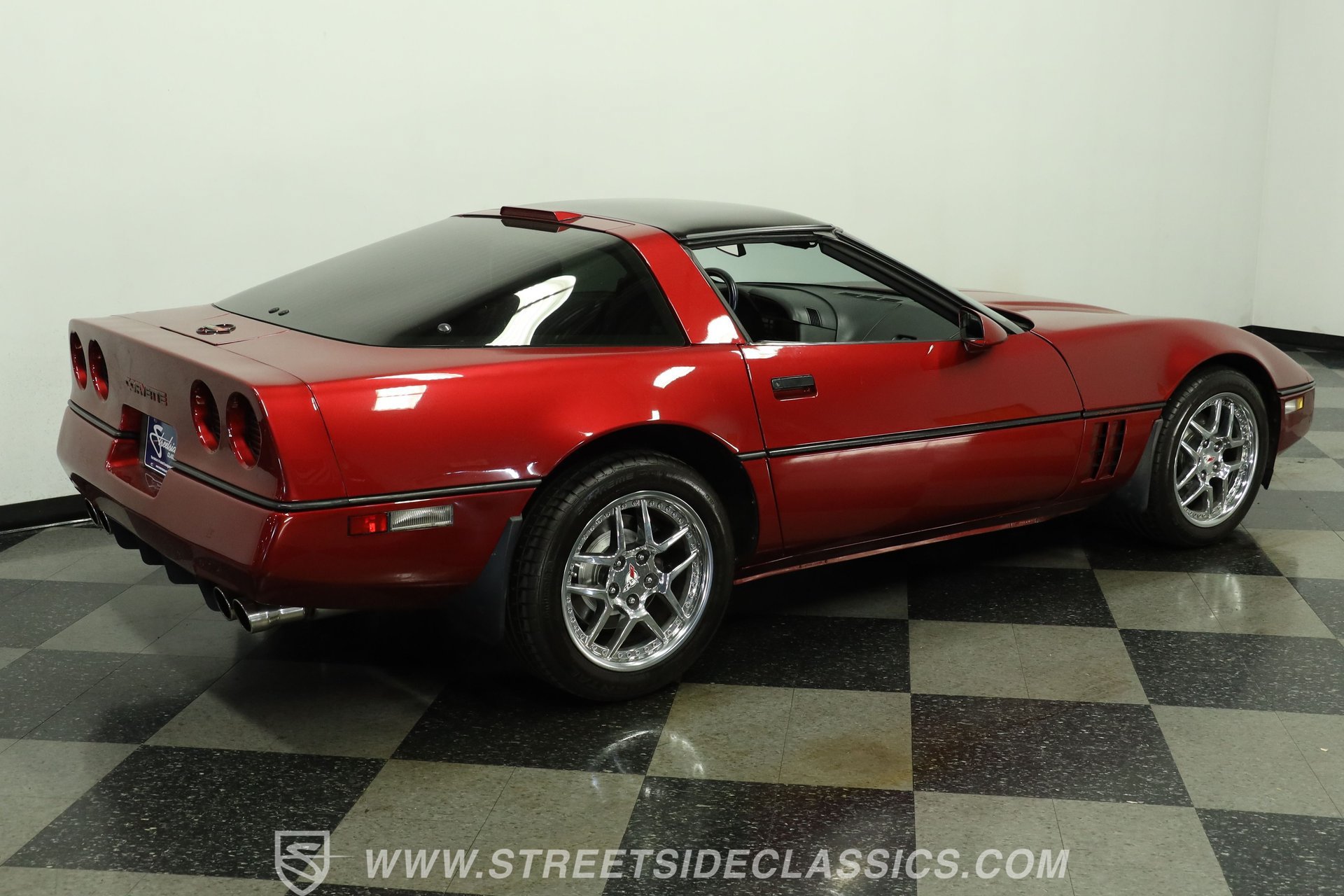 Used 1990 Chevrolet Corvette Coupe RWD image 12