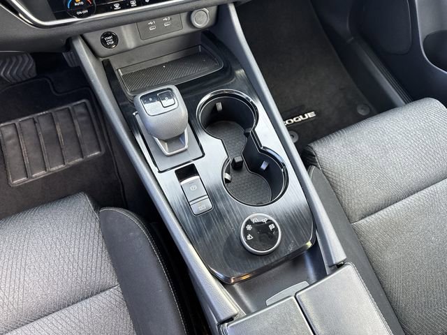 Certified 2025 Nissan Rogue SV image 19