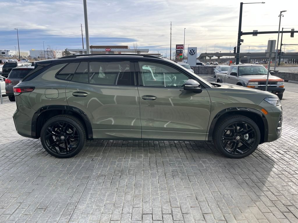 New 2026 Volkswagen Tiguan SE R-Line image 6