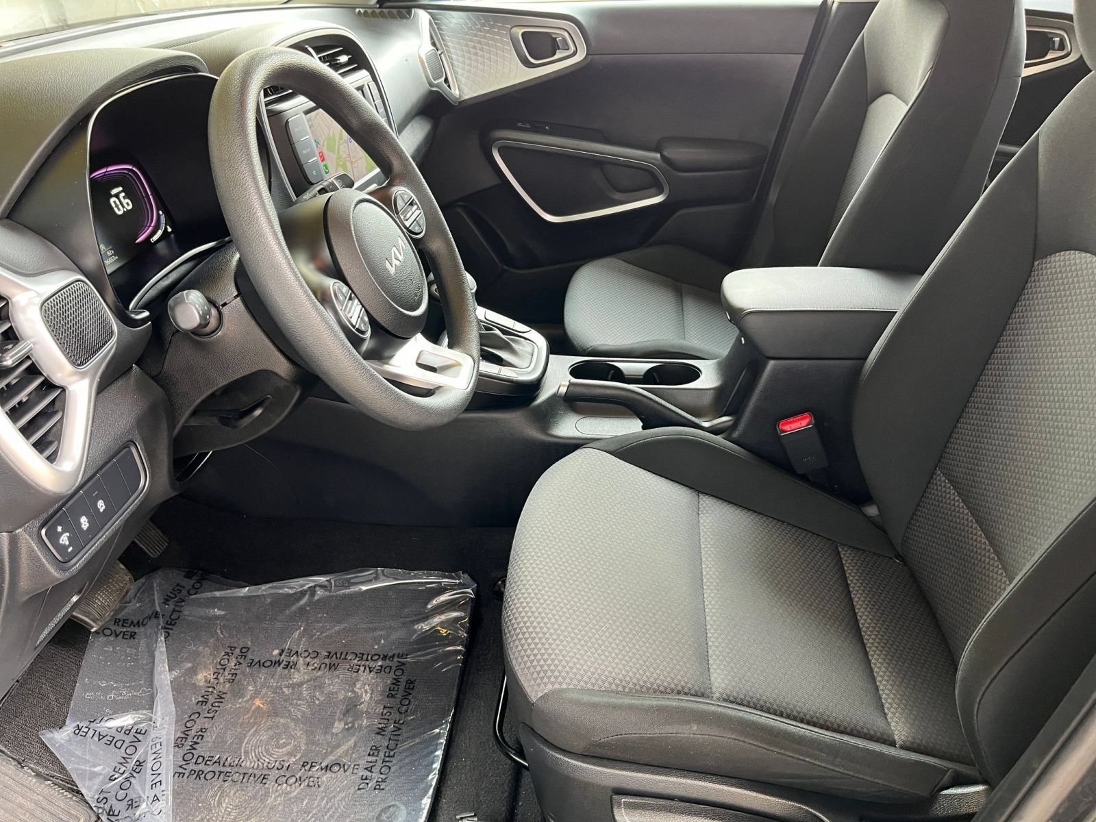 Used 2025 Kia Soul LX w/ LX Technology Package FWD image 25