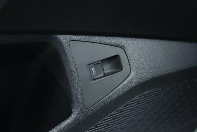 New 2025 Volkswagen Jetta SE FWD image 38