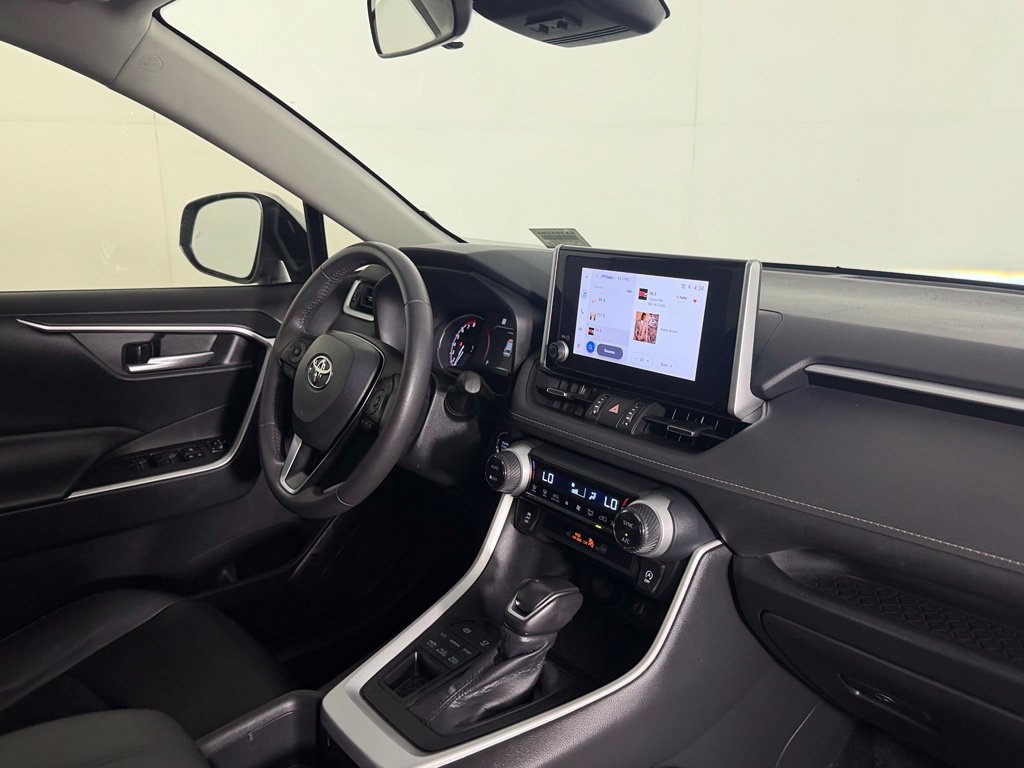 Used 2024 Toyota RAV4 XLE Premium AWD/4WD image 31
