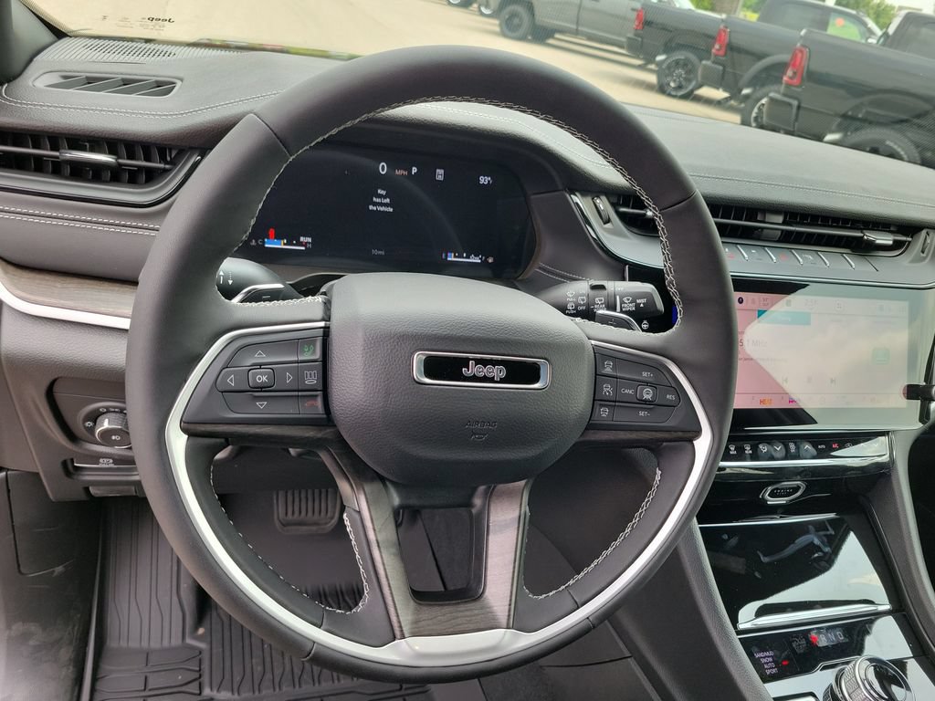 New 2026 Jeep Grand Cherokee Limited AWD/4WD image 14