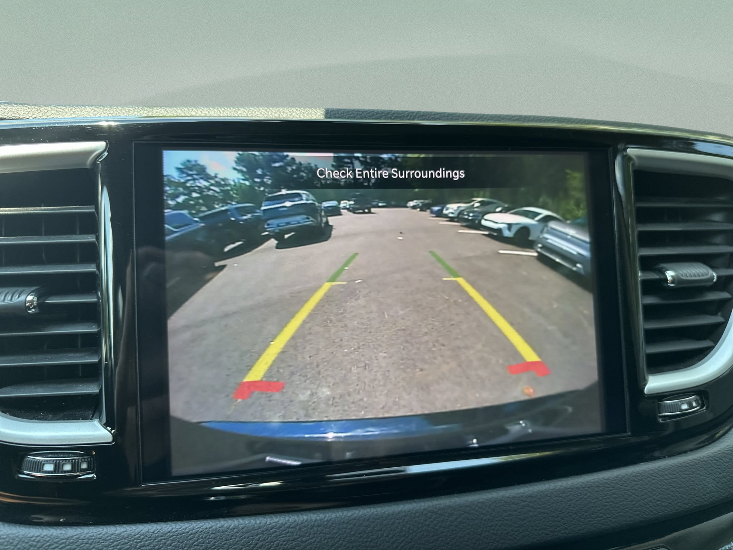 Used 2024 Chrysler Pacifica Touring-L FWD image 22