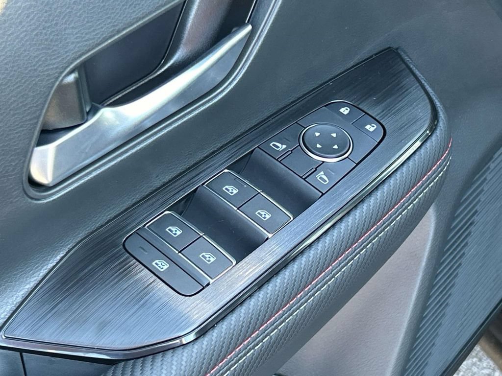 New 2026 Nissan Kicks SR w/ Illumination Package FWD image 16