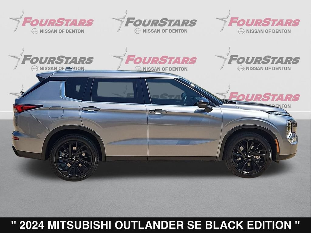 Used 2024 Mitsubishi Outlander SE Black Edition FWD image 3