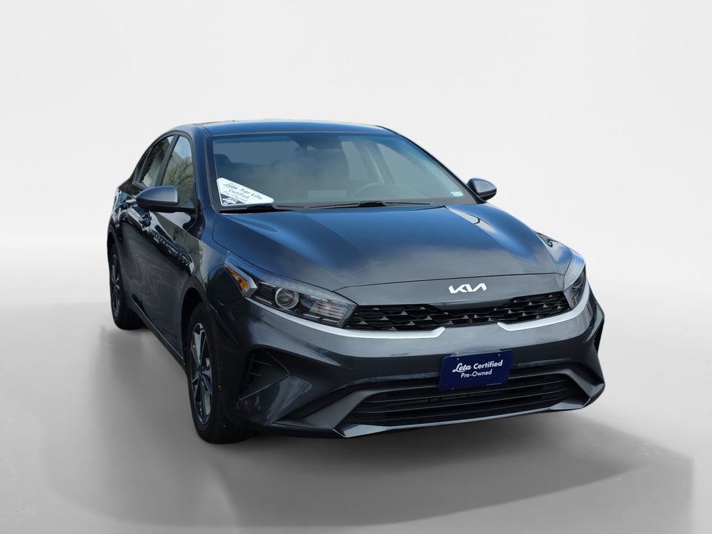 Used 2023 Kia Forte LXS image 2