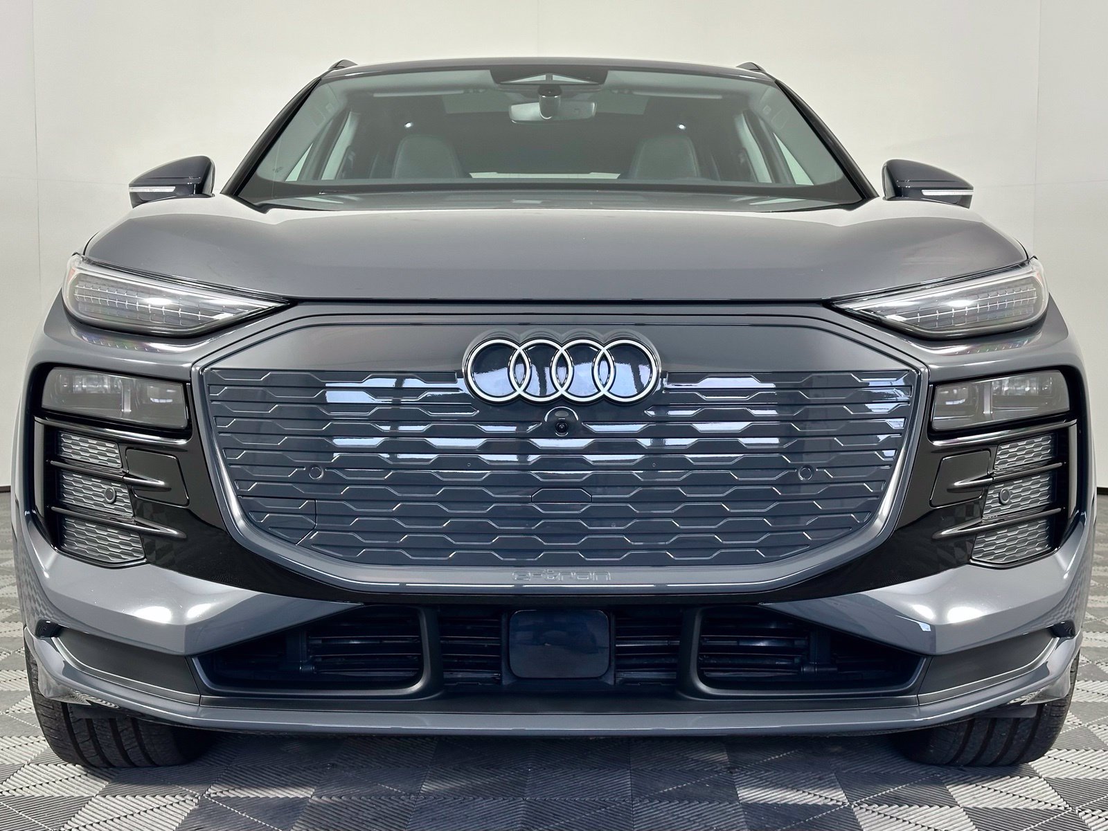 Used 2025 Audi Q6 e-tron Premium Plus w/ Premium Plus AWD/4WD image 19