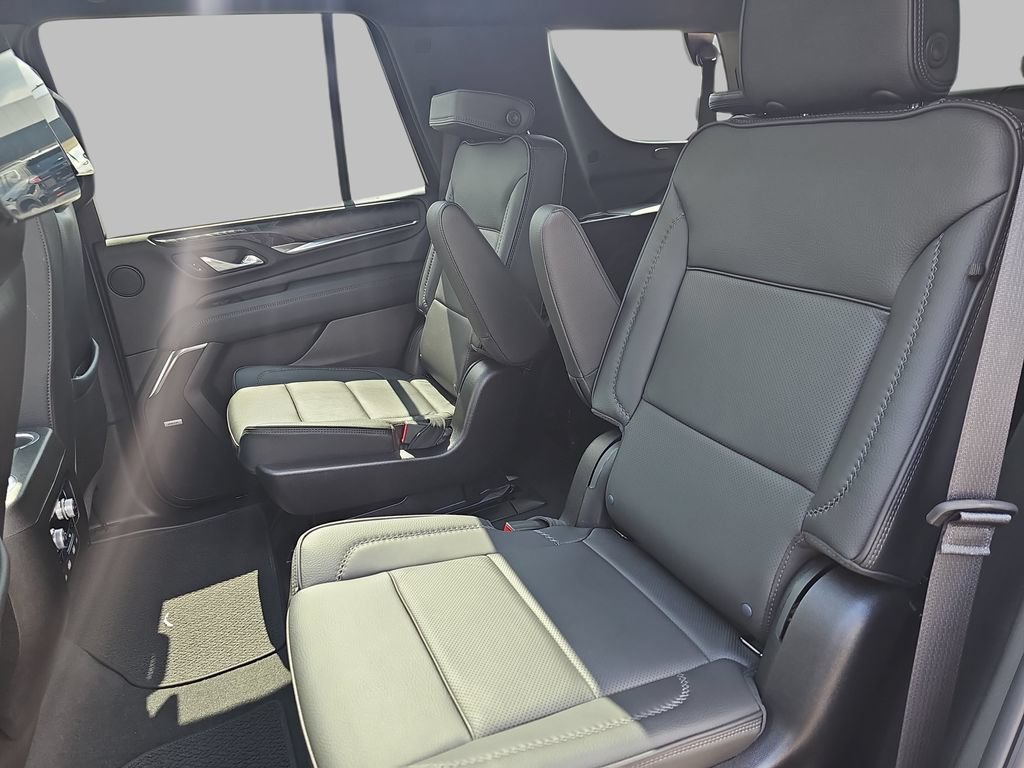 Used 2024 GMC Yukon Denali w/ Advanced Technology Package AWD/4WD image 19