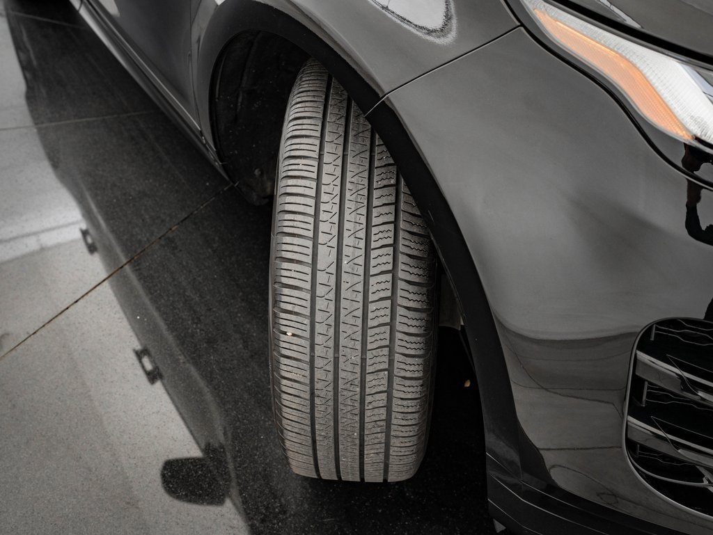 Used 2023 Land Rover Range Rover Evoque R-Dynamic SE image 50