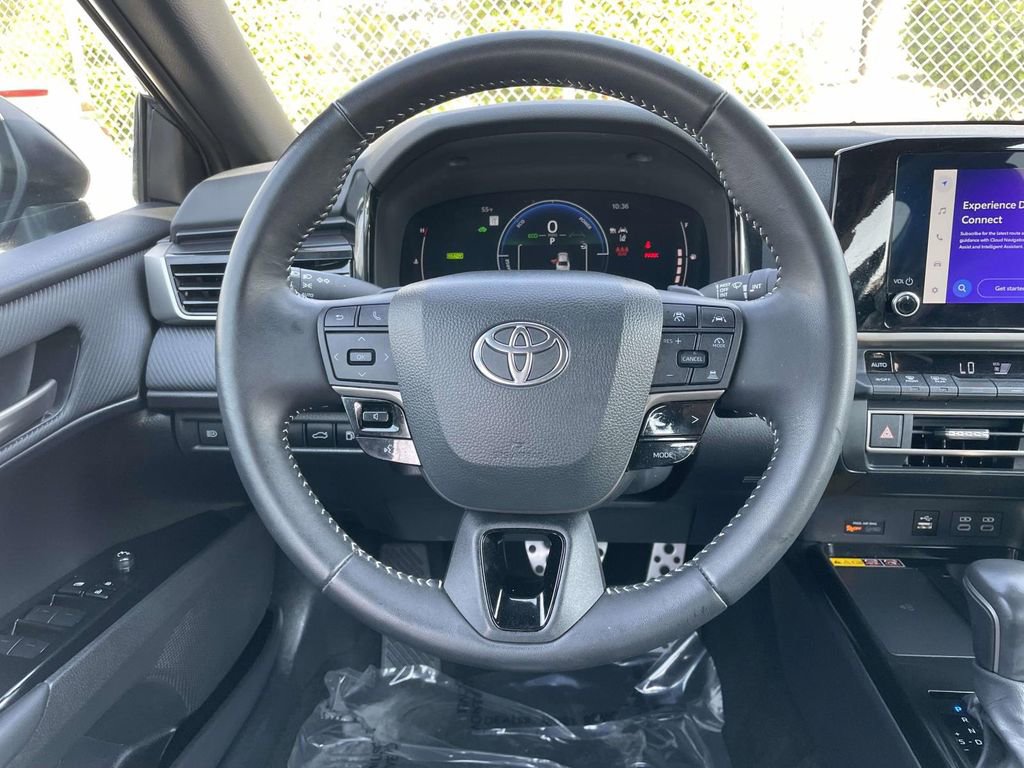 Used 2025 Toyota Camry SE image 26