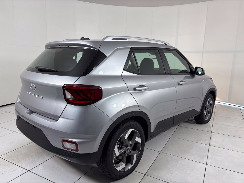 New 2026 Hyundai Venue SEL FWD image 5