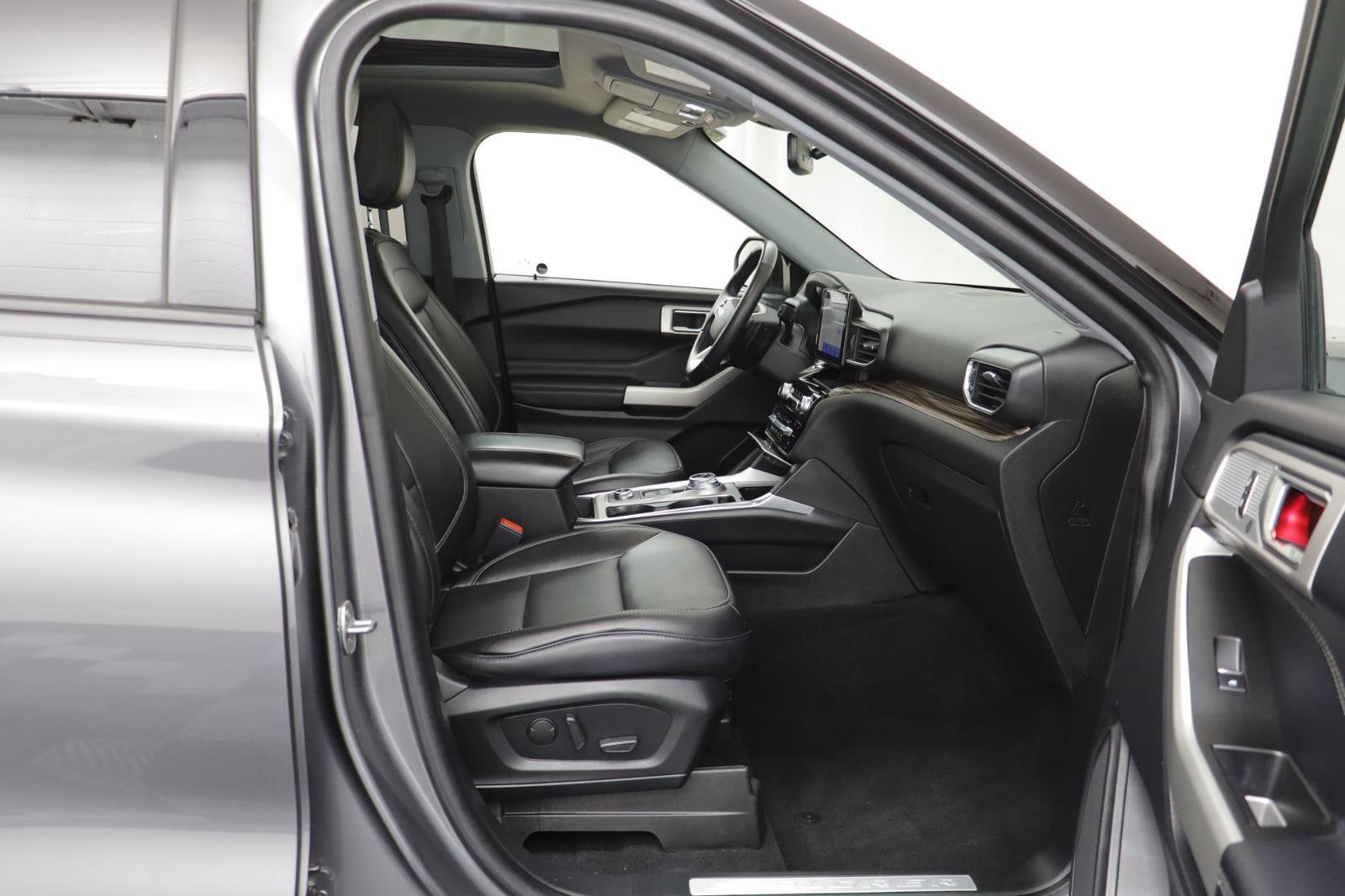 Used 2021 Ford Explorer Limited w/ Equipment Group 301A image 20